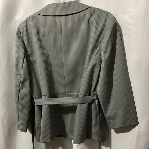 Gray Pinstriped Women’s Blazer/Jacket - Picture 7 of 11